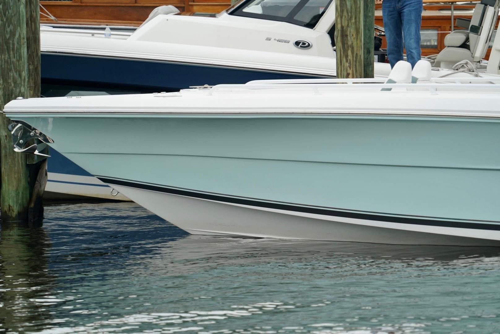 Used Power Center Console for Sale 2022 33T Aventura  Boat Highlights